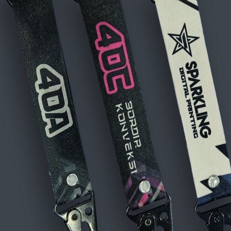 Tiga keychain sublim custom